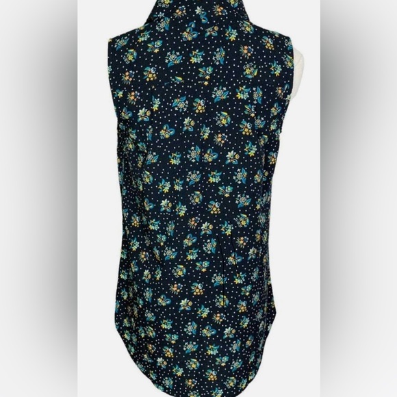 CAbi Whimsy Floral Black Sleeveless Collared Blouse Top Style 3440 Size Medium - Picture 3 of 10